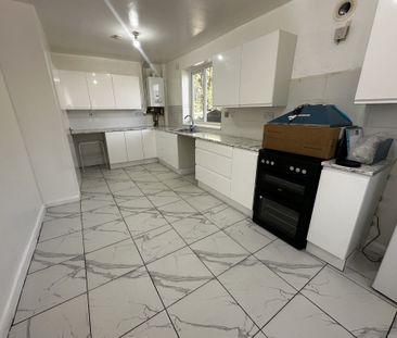 Carr House Road, Doncaster - Photo 3