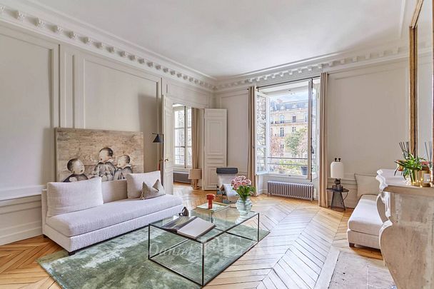 Location appartement, Paris 7ème (75007), 5 pièces, 119.7 m², ref 84513130 - Photo 1