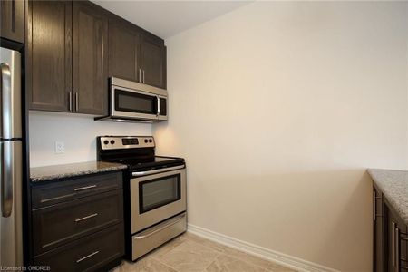 For Lease - 2307 Natasha Circle, Oakville, Ontario - Photo 2