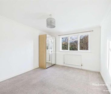 Barkham Road, Wokingham, Berkshire, RG41 - Photo 1