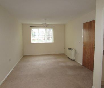 2 bedroom ground floor flat to rent - Photo 5