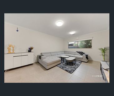 Modern & Spacious Family Living! - Photo 5