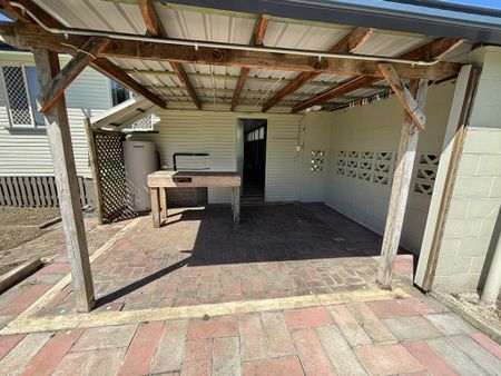 Conveniently Located! - Photo 3