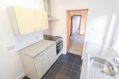 2 bedroom terraced house to rent - Photo 3