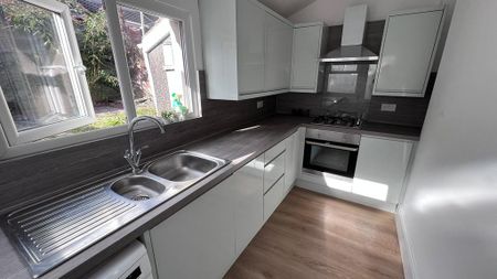 4 bedroom house share to rent - Photo 2