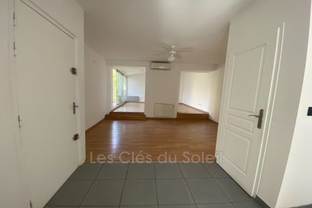 Location appartement 4 pièces 84 m² Brignoles - Photo 2