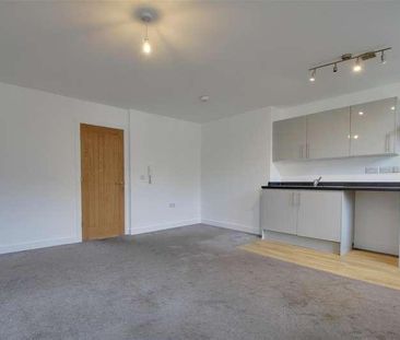 Warwick Street, Worthing, BN11 - Photo 1