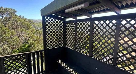 3+1 bedroom house in Island Bay - Photo 4