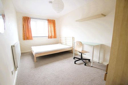 6 bedroom semi-detached house to rent - Photo 5