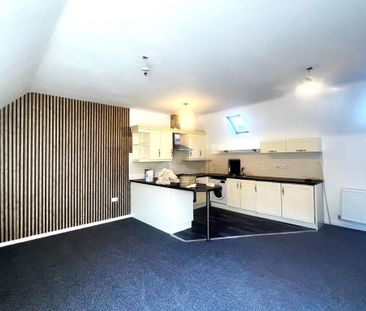 2 bedroom coach house to rent - Photo 6