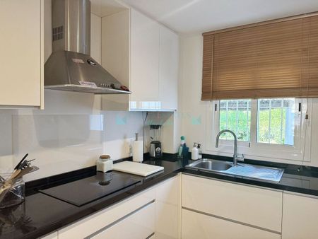 Apartment for rent in La Quinta, Benahavis - Photo 2