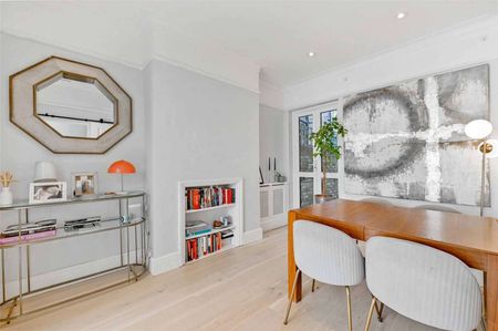 A beautifully presented period home with flexible accommodation and a landscaped garden. - Photo 4