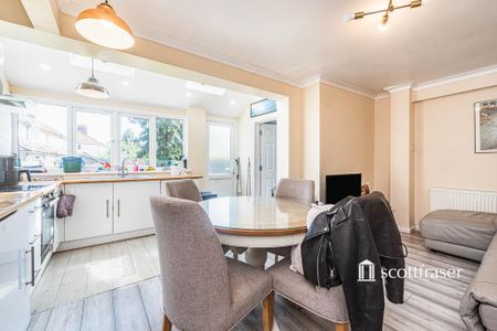 4 bedroom semi-detached house to rent - Photo 2