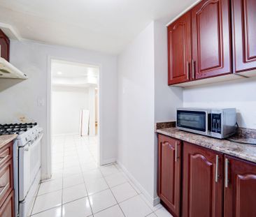 For Lease - 5 Claresholme Drive, Toronto, Ontario - Photo 4