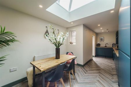 5 bedroom terraced house to rent - Photo 4