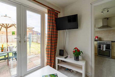 Room 3 - Photo 3