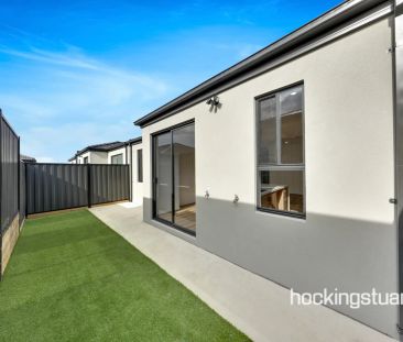 BEAUTIFUL FAMILY HOME - Photo 6