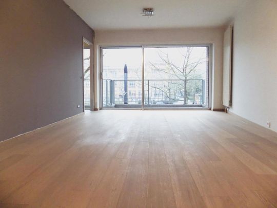 Ruim appartement aan Coupure met zicht op water - Photo 1