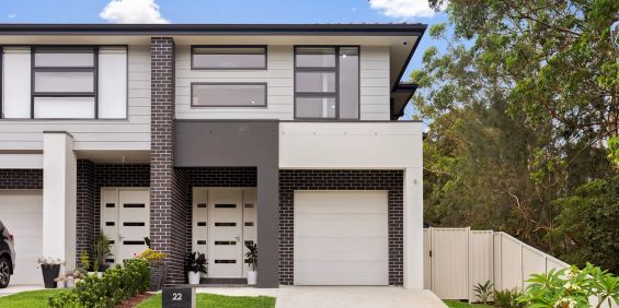 Contemporary Family Living in the Heart of Dundas Valley - Photo 3