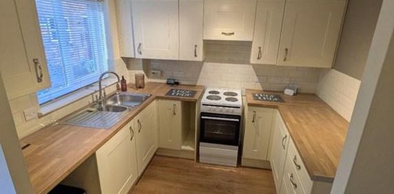 2 bedroom terraced house to rent - Photo 2