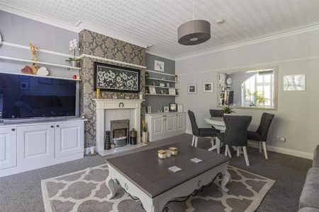 3 bedroom apartment to rent - Photo 2
