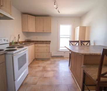 Spacious 2 Bedroom Unit in Niagara Falls! - Photo 5