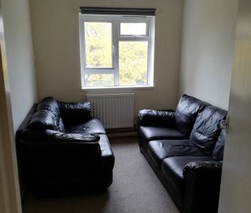 3 bed flat to rent in Redwood Court, Colchester - Photo 4