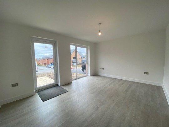 4 bedroom detached house to rent - Photo 1