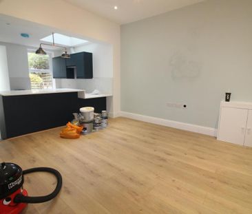 4 bedroom terraced house to rent - Photo 6