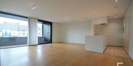 Appartement te huur in Poperinge voor € 975 met 2 slaapkamers - Photo 2