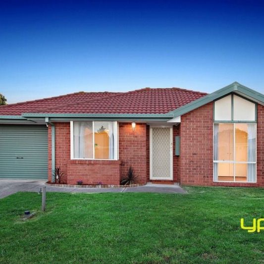 8 Varna Court, HILLSIDE - Photo 1