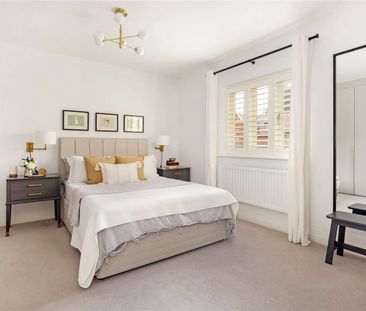 A beautiful three bedroom mews style home in Ascot. - Photo 4
