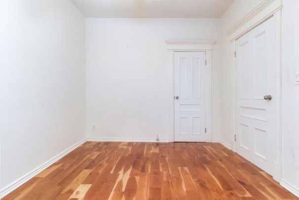 5445 Rue St-Urbain, H2T 2W8, H2T 2W8, Montréal - Photo 1