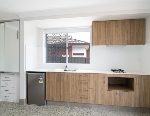 Modern Studio Apartment - Photo 1