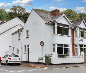 4 bedroom end of terrace house to rent - Photo 1
