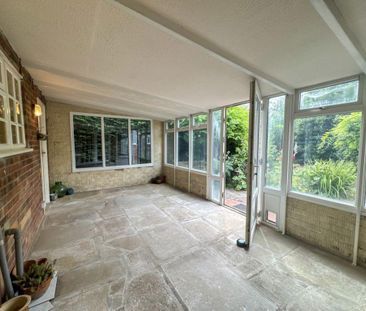 5 bedroom bungalow to rent - Photo 2