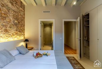 Elegant 3-Bedroom Apartment in Las Ramblas with Private Balcony