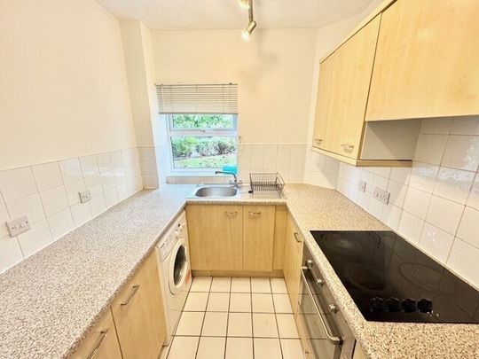 Foxglove Road, Romford, RM7 0YW - Photo 1