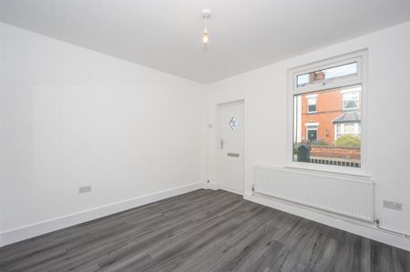 2 Bedroom Terraced House for Rent - Photo 4