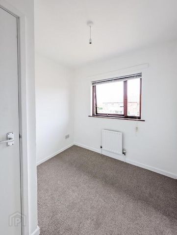 19 Rectory Road, Lurgan, BT66 6HW - Photo 2