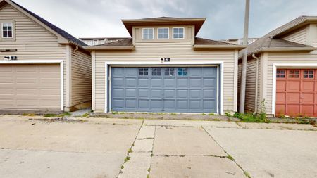 4Bed-2.5Bath-2 Car Garage - Photo 5