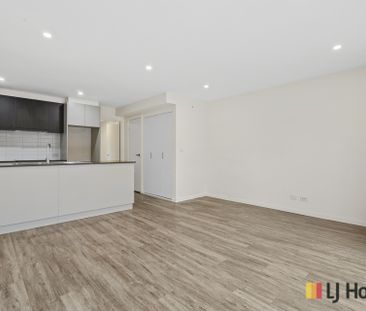 Modern Two Bedroom Home - Photo 4