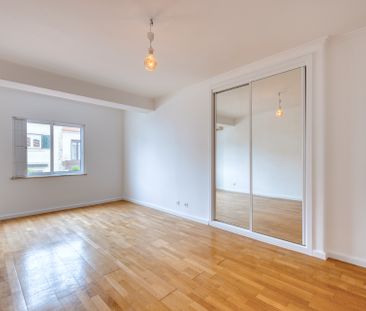 Family house in the heart of São João do Estoril - Photo 6