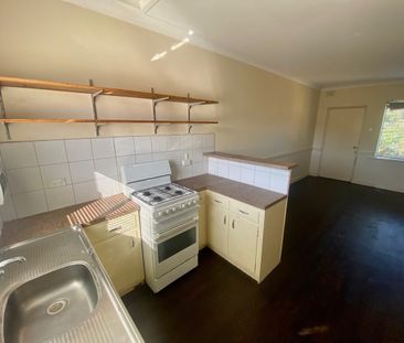 UPPER LEVEL UNIT IN A WONDERFUL LOCATION - Photo 5