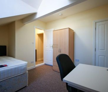 4 bedroom terraced house to rent - Photo 3