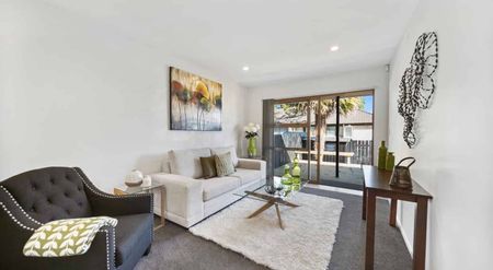 Modern Fully Renovated Home in Prime Mangere East Location - Photo 3