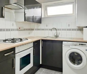 2 Bed Flat, Pineridge Gardens, RG30 - Photo 2