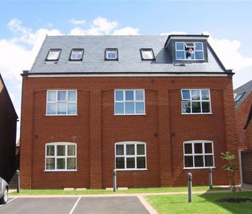 2 bedroom Flat To Let - Photo 1