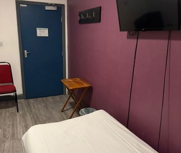 Room in a Shared Flat, Tanner Street, IG11 - Photo 4