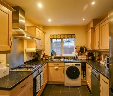 4 bedroom detached house to rent - Photo 5